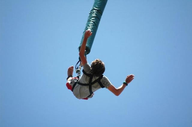  Saut à l'élastique 